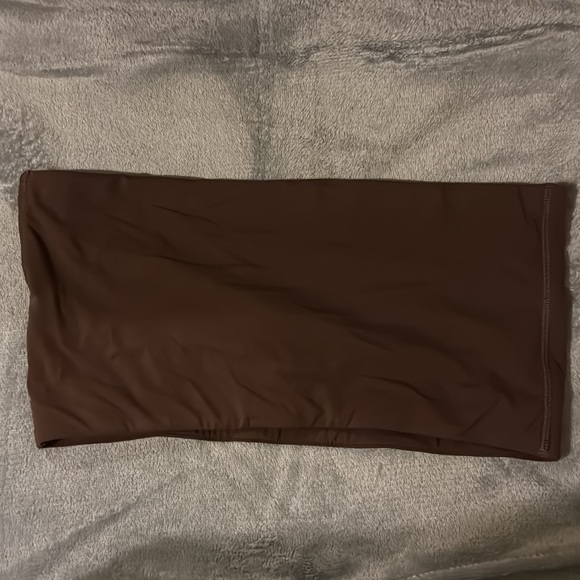 SKIMS Fits Everybody Bandeau Bra - Picture 3 of 4